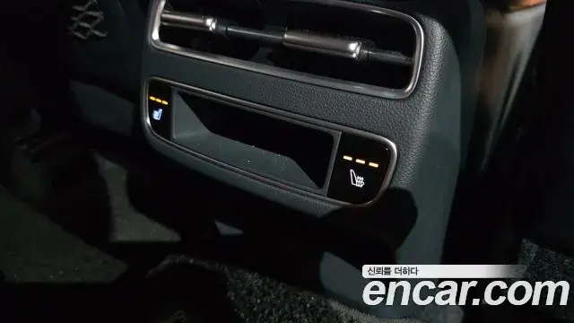 Genesis GV70 2025 — ფოტო 32/34