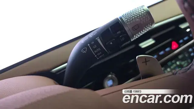 Genesis GV70 2025 — ფოტო 27/34