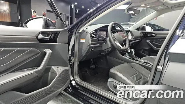 Volkswagen Jetta 2024 — Şəkil 17/29