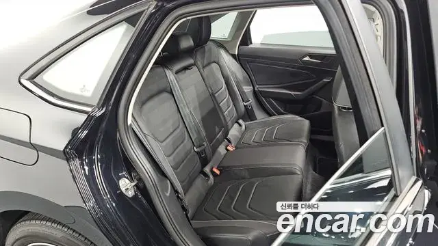 Volkswagen Jetta 2024 — Şəkil 26/29