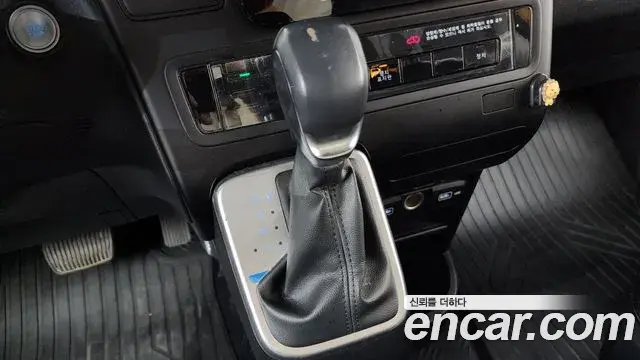 Hyundai Staria 2023 — Фото 9/20