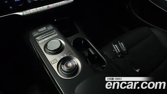 Genesis GV70 2021 — ფოტო 4/20