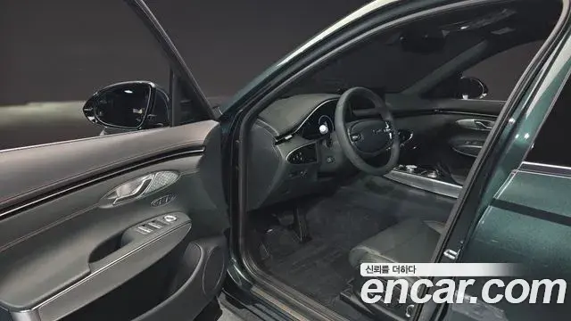 Genesis GV70 2021 — ფოტო 12/20