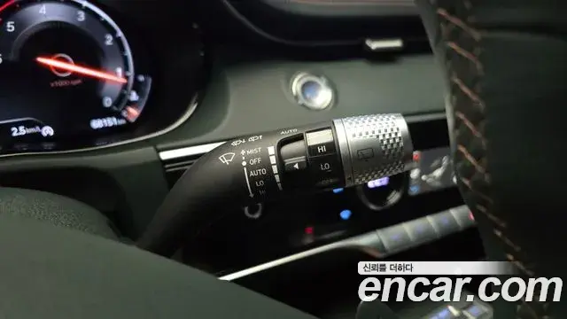 Genesis GV70 2021 — ფოტო 6/20