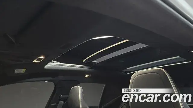 Volvo XC40 2021 — Photo 24/30