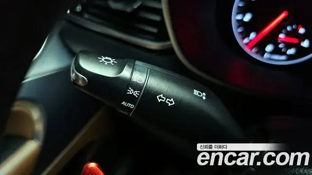 Genesis G70 2018 — ფოტო 28/34