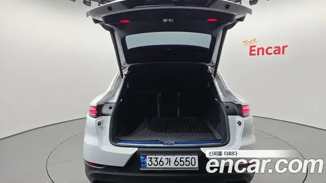 Porsche Cayenne 2023 — Фото 18/20
