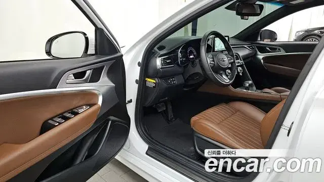 Genesis G70 2020 — Photo 16/37
