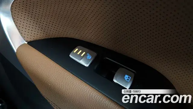 Genesis G70 2020 — Photo 13/37