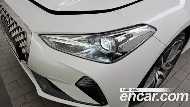 Genesis G70 2020 — Photo 28/37