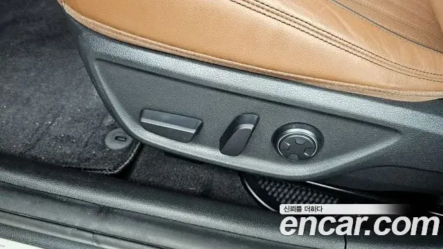 Genesis G70 2020 — Photo 12/37