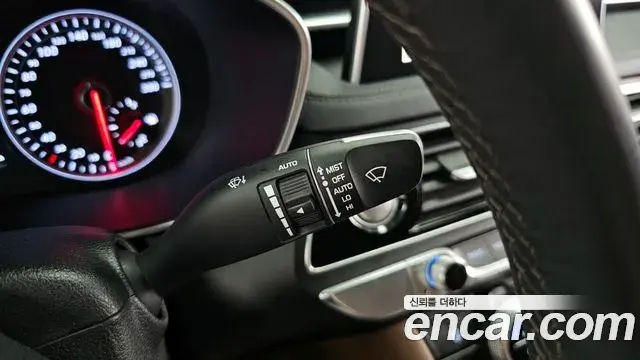Genesis G70 2020 — Photo 20/37