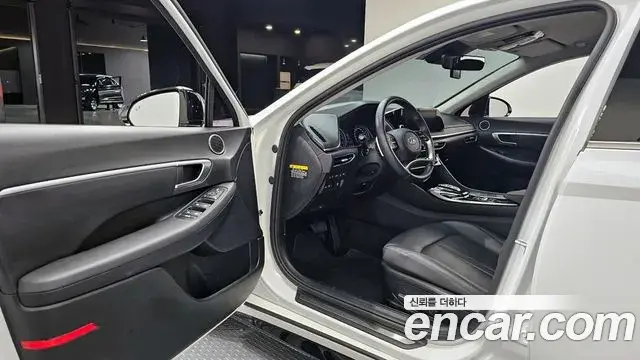 Hyundai Sonata 2020 — Фото 10/20
