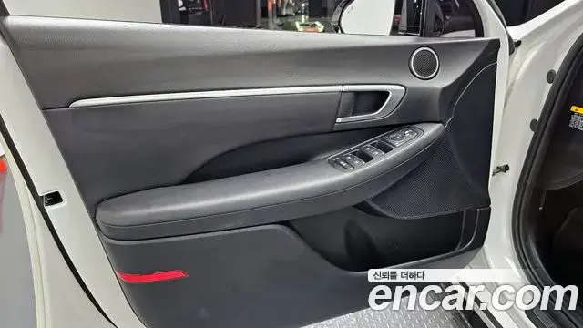 Hyundai Sonata Hybrid 2020 — Şəkil 28/32