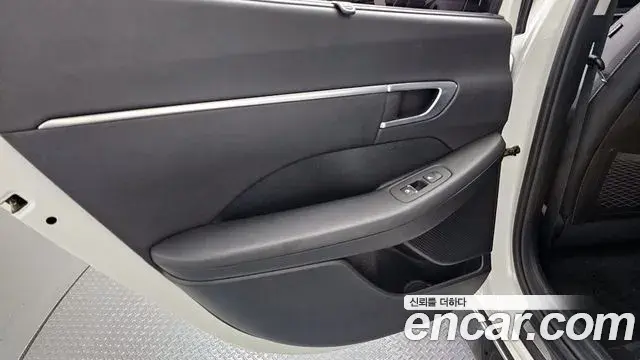Hyundai Sonata Hybrid 2020 — Şəkil 15/32