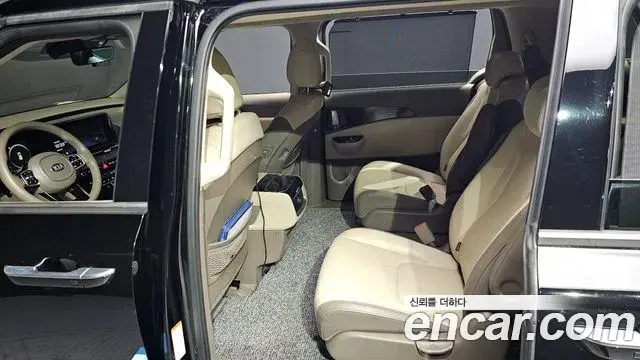 Kia Carnival 2020 — Фото 11/20