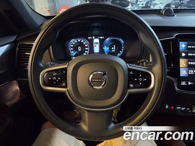 Volvo XC90 2022 — ფოტო 20/20