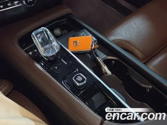 Volvo XC90 2022 — ფოტო 6/20
