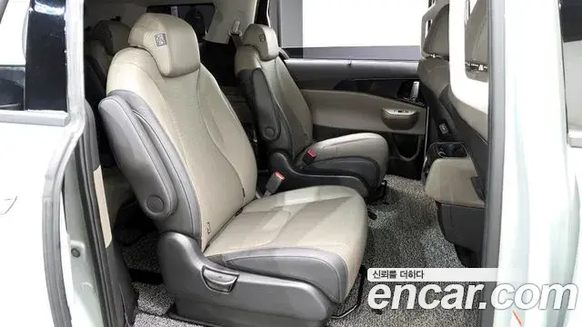 Kia Carnival 2024 — Photo 11/20