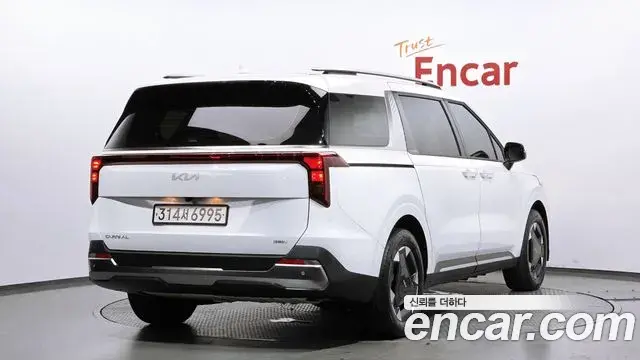Kia Carnival 2024 — ფოტო 2/20