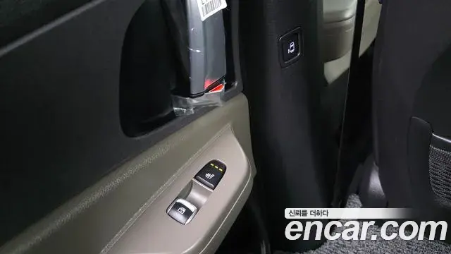 Kia Carnival 2024 — ფოტო 17/20