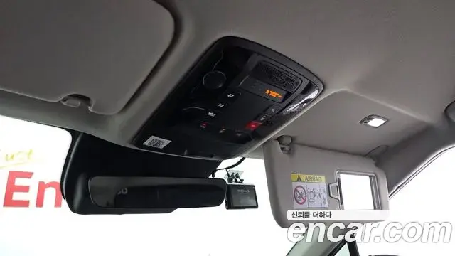 Kia Carnival 2024 — ფოტო 18/20