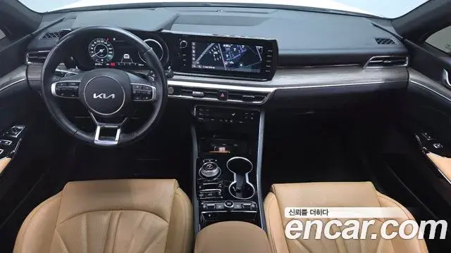 Kia K5 2021 — ფოტო 30/35