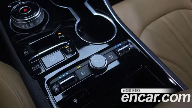 Kia K5 2021 — ფოტო 22/35