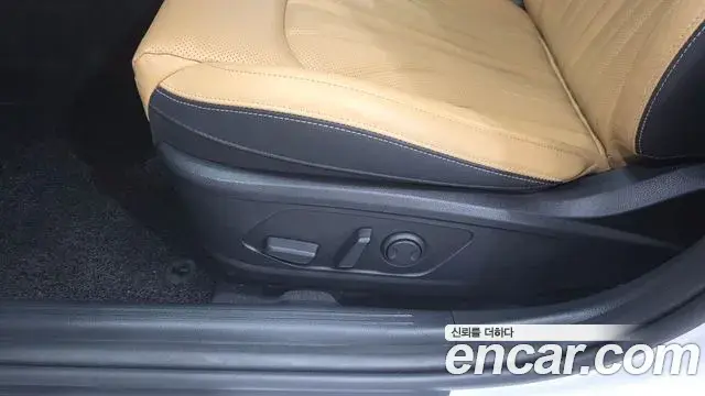 Kia K5 2021 — ფოტო 8/35