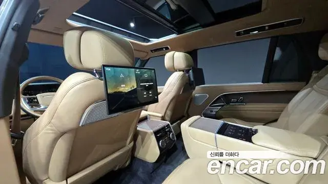 Land Rover Range Rover 2023 — Фото 12/20