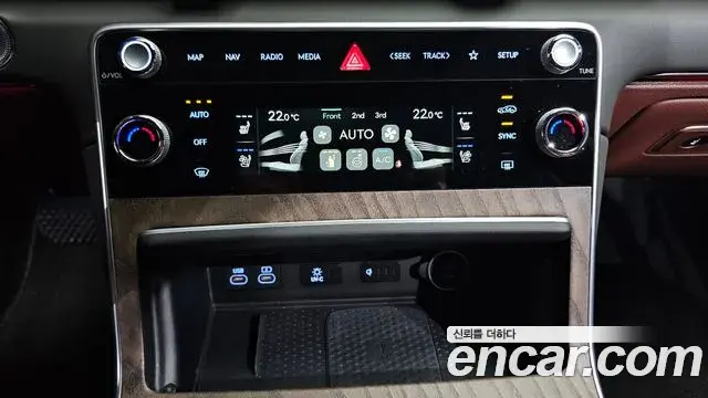 Genesis GV80 2023 — ფოტო 20/45