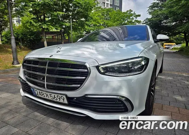 Mercedes-Benz S-Class 2022 — ფოტო 13/20