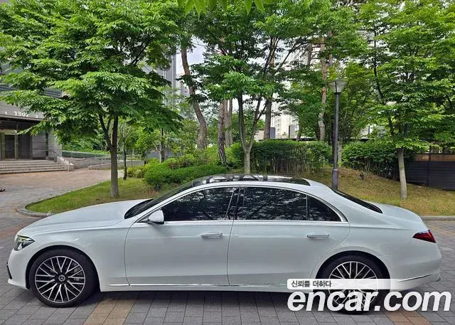 Mercedes-Benz S-Class 2022 — ფოტო 7/20