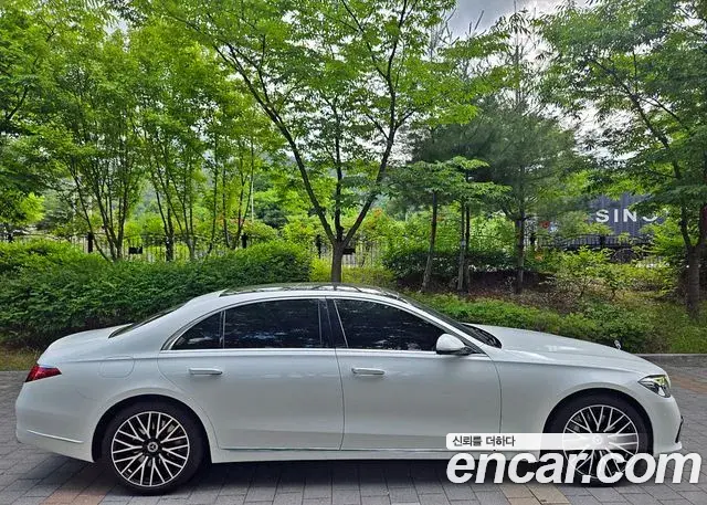 Mercedes-Benz S-Class 2022 — ფოტო 6/20