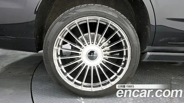 Cadillac Escalade 2023 — Photo 14/20