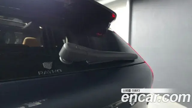 Volvo XC40 2022 — Şəkil 27/30