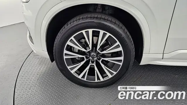 Volvo XC90 2019 — Şəkil 18/33