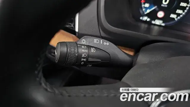 Volvo XC90 2019 — Şəkil 4/33