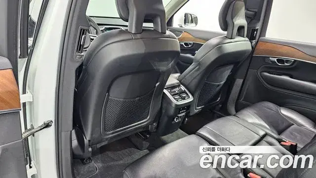 Volvo XC90 2019 — Şəkil 10/33