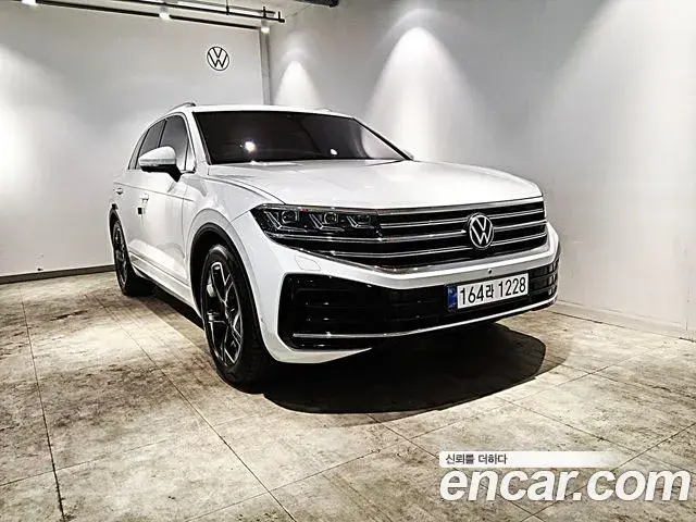 Volkswagen Touareg 2024 — ფოტო 5/13