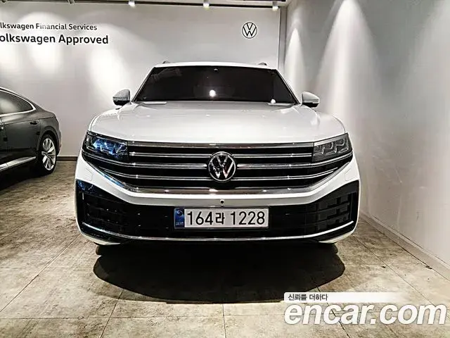 Volkswagen Touareg 2024 — ფოტო 8/13