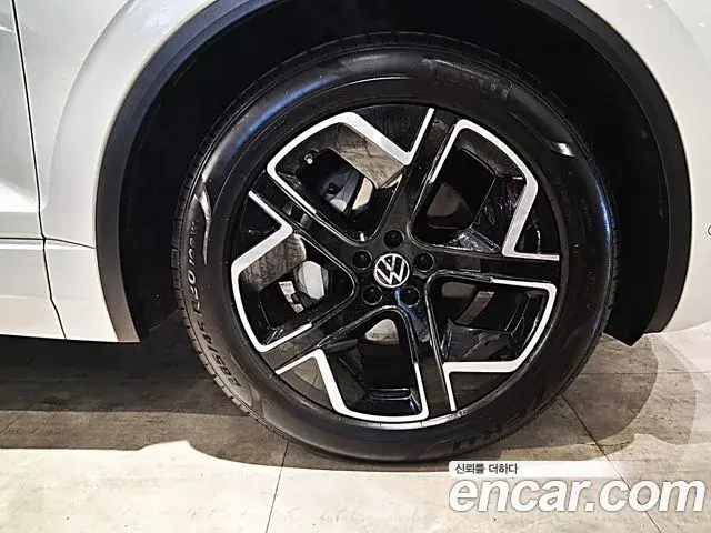 Volkswagen Touareg 2024 — ფოტო 3/13