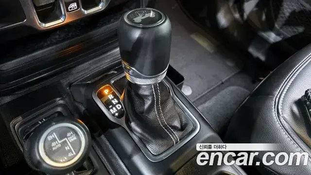 Jeep Wrangler 2022 — Фото 9/20