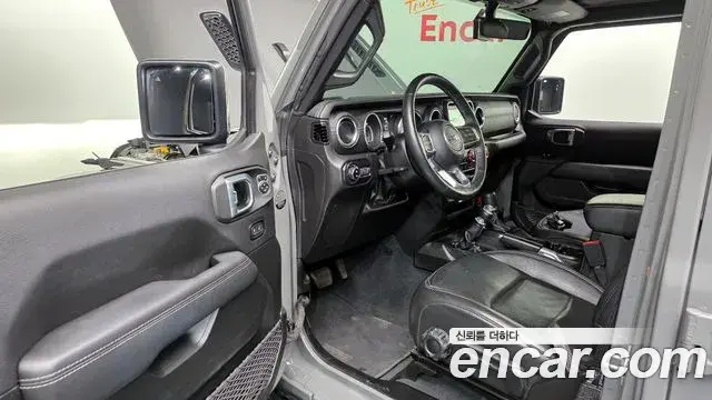 Jeep Wrangler 2022 — Фото 10/20