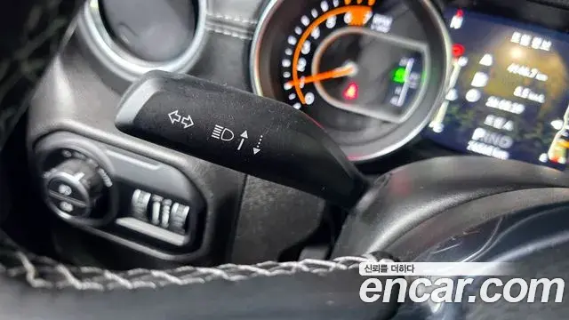 Jeep Wrangler 2022 — Şəkil 21/34