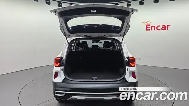 Kia Seltos 2019 — ფოტო 13/20