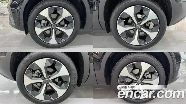 Volvo XC40 2025 — Фото 4/16
