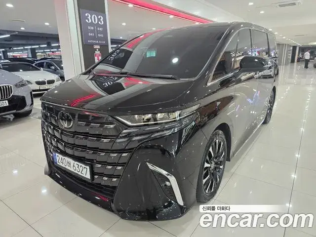 Toyota Alphard 2023 — Фото 1/17