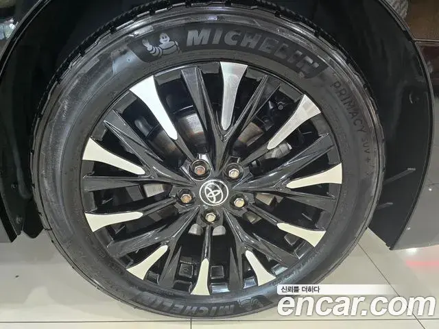 Toyota Alphard 2023 — Фото 5/17