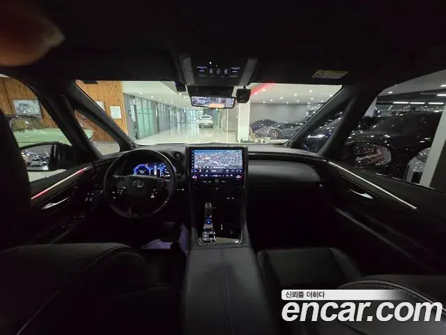 Toyota Alphard 2023 — Фото 10/17